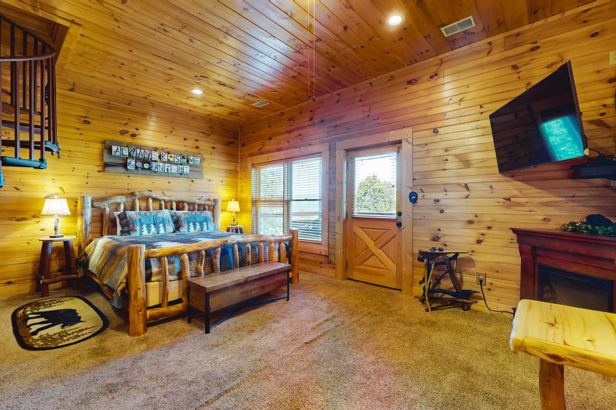 Little Black Bear Retreat Пиджен Фордж Екстериор снимка
