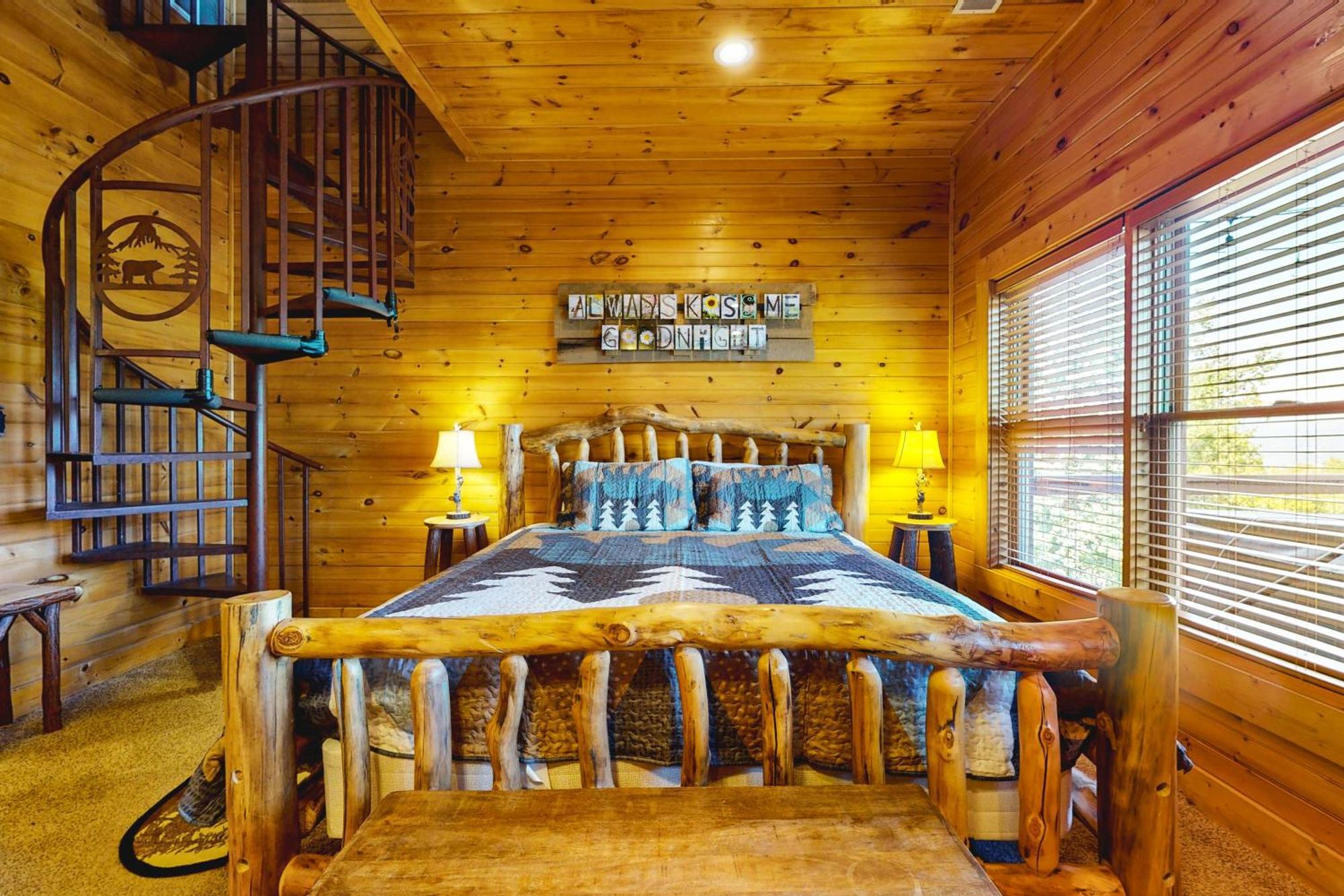 Little Black Bear Retreat Пиджен Фордж Екстериор снимка